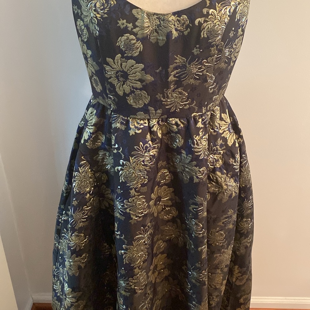 Venus size 4 fit and flare party dress - Picture 3 of 12